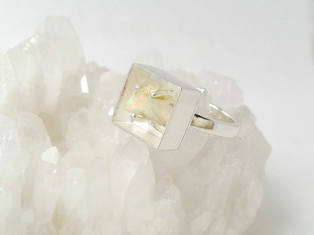 鉱物収集リング（オパール）