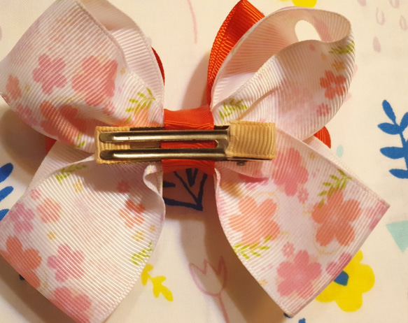 手作りの女の赤ちゃんのヘアピン-ハッピービッグレッド+風の桜二重層の弓-新生児ギフトセレモニーに適したベビークリップ 2枚目の画像