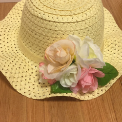 お花ブーケはヘアゴムに♡黄色い麦わら帽子キッズ52〜54cm 1枚目の画像