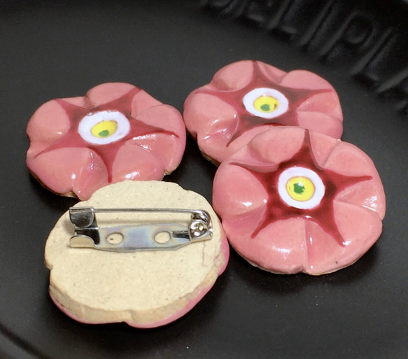 [送料無料]アサガオ型立体陶器ブローチ 小 (サンスマイル風 ピンク) 2枚目の画像