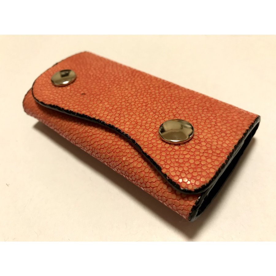 キーケース スティングレー革 ポリッシュ加工 コーラルピンク