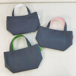 日本製 シンプルな帆布トートバッグ (Sサイズ) グレー×白 桃 緑 3枚目の画像