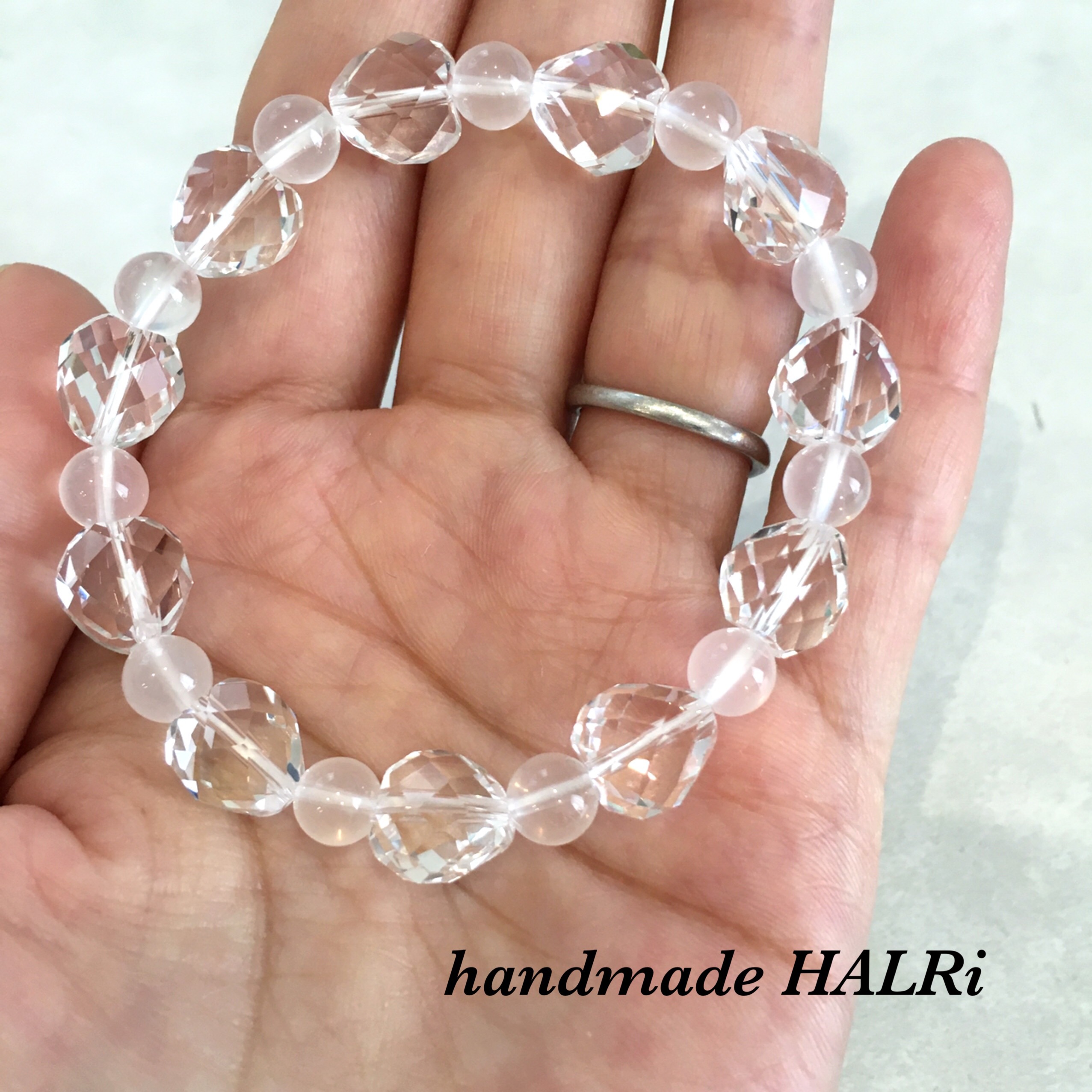 極上ハンドカット✨ハートシェイプ天然本水晶ブレス