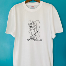 【2枚以上購入で30%OFF】コットンオリジナルTシャツ　LION (百獣の王） 1枚目の画像