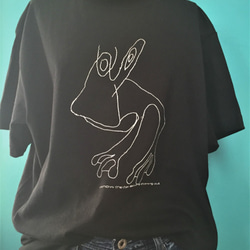 【2枚以上購入で30%OFF】コットンオリジナルTシャツ　かえる（FROG） 4枚目の画像