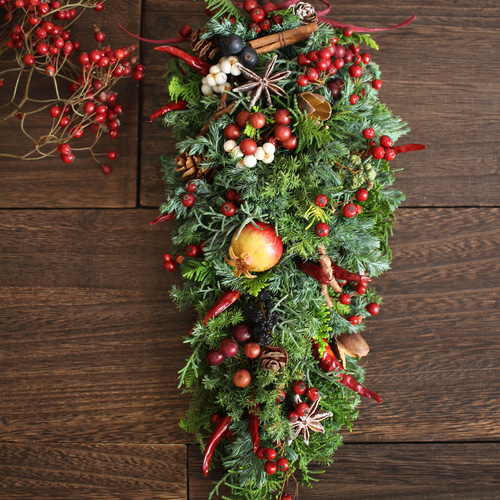 バラの実と唐辛子の赤いクリスマススワッグ✳︎壁掛けリース リース  