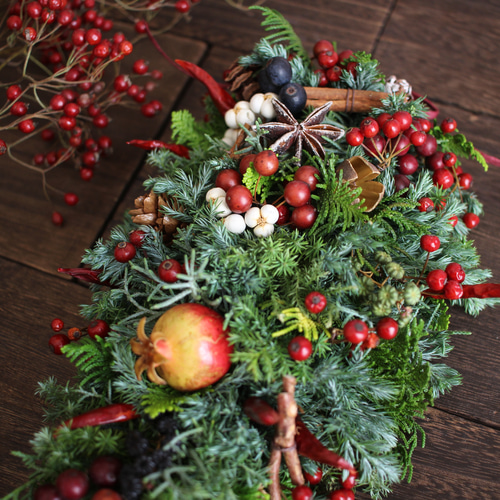 バラの実と唐辛子の赤いクリスマススワッグ✳︎壁掛けリース リース