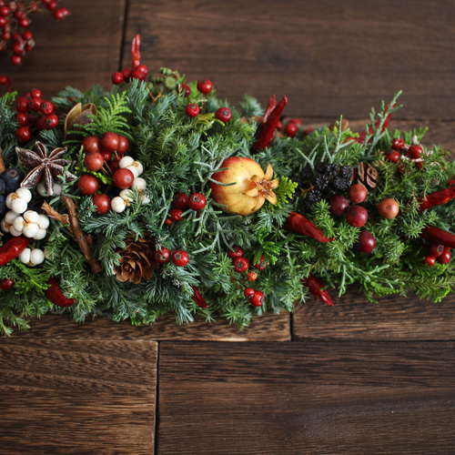 バラの実と唐辛子の赤いクリスマススワッグ✳︎壁掛けリース リース
