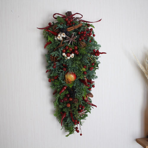 バラの実と唐辛子の赤いクリスマススワッグ✳︎壁掛けリース リース  