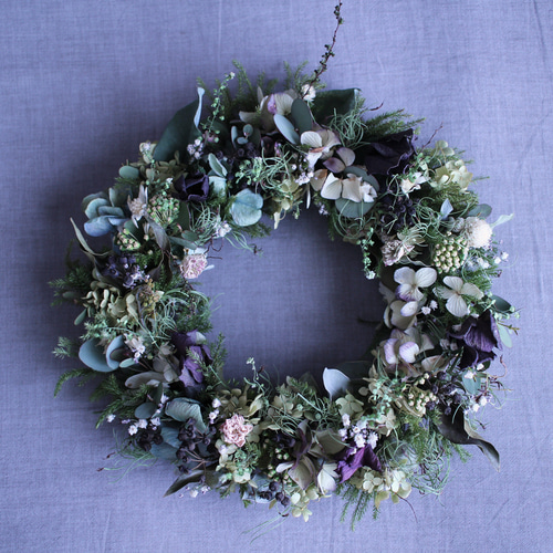 クリスマスローズとグリーンの大人色リース✳︎ドライフラワー◎25