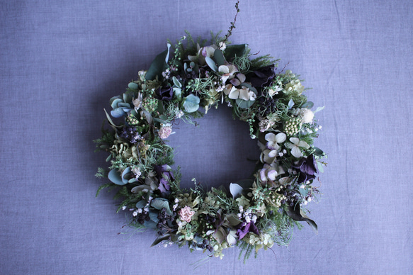 新緑のグリーンリース　バラ　クリスマスローズ　ドライフラワー クリスマスローズとグリーンの大人色リース✳︎ドライフラワー◎25