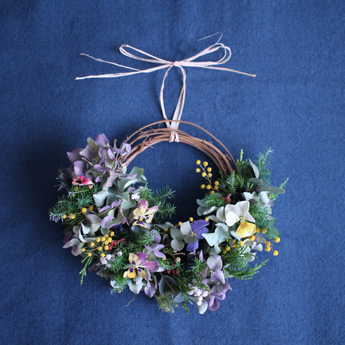 ビオラ咲く春のお庭リース✳︎小さめハーフリース リース ダーチャ  