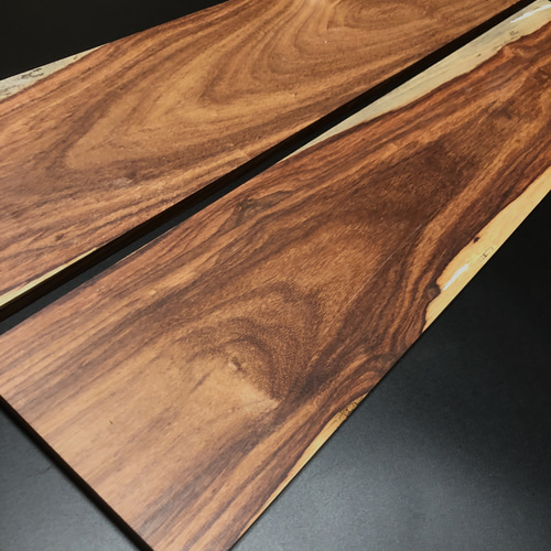 紫檀(グラナディロ)無垢材2枚セット 寸法長さ710mm×幅151mm×厚み13mm