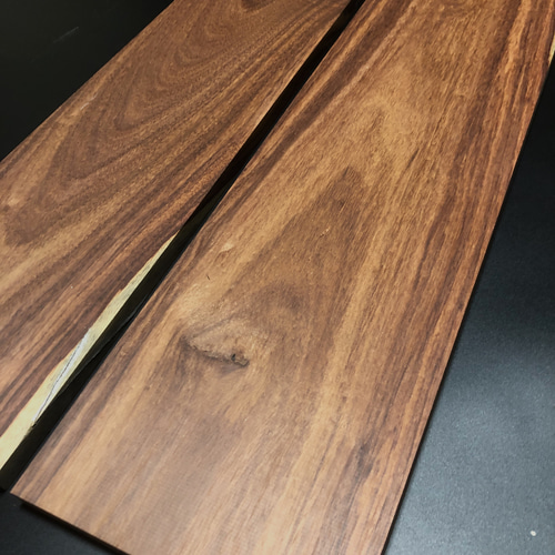紫檀(グラナディロ)無垢材2枚セット 寸法長さ710mm×幅151mm×厚み