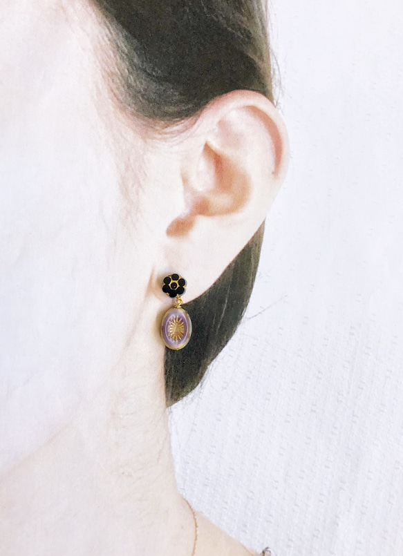 【再販】アネモネと小花の耳飾り*紫×黒 2枚目の画像