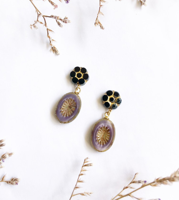 【再販】アネモネと小花の耳飾り*紫×黒 4枚目の画像