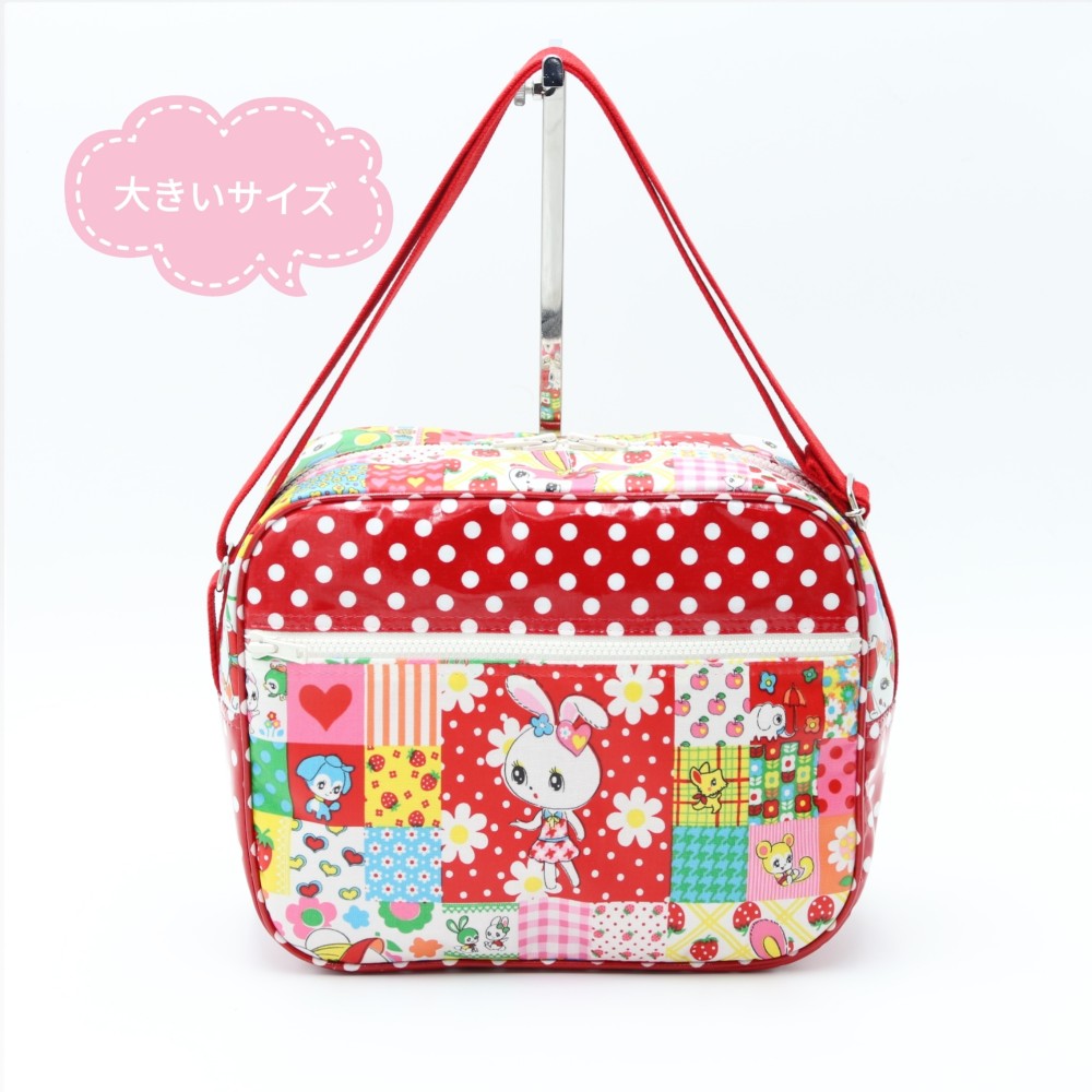 受注製作　大きい通園バッグ　防水ラミネート素材のショルダーバッグ　 レトロ　ハニーチューン　うさぎ　パッチ柄赤 　女の子