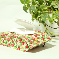 苺　いちご　花　おしりふきケース　出産祝い　ラミネート　ウェットティッシュ　ベビー　プレゼント 2枚目の画像