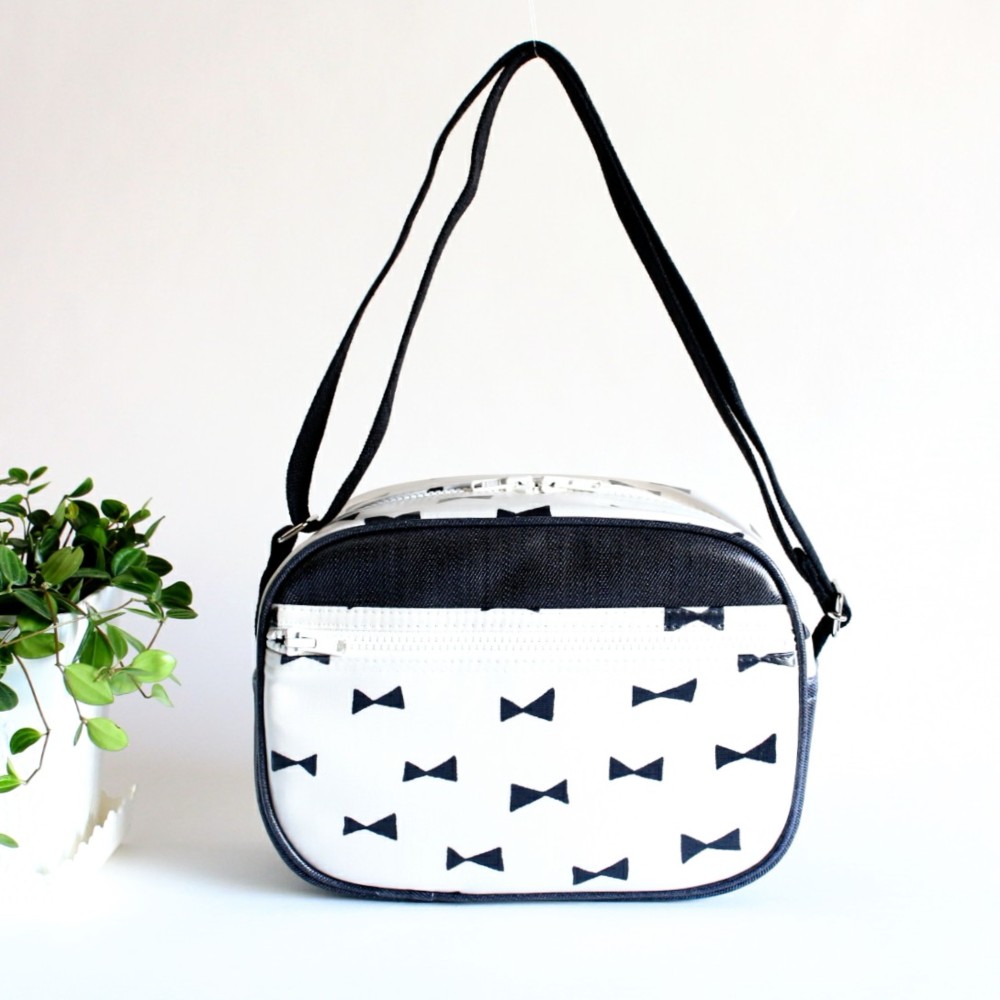 SALE　受注製作　幼稚園バッグ　防水ラミネート素材のショルダーバッグ　リボンモノトーン　入園　通園バッグ　女の子