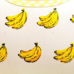 お手入れ簡単　立体ポケットお食事エプロン　ラミネート　バナナ柄　黄色ドット　離乳食　保育園　出産祝い　男の子　女の子 2枚目の画像