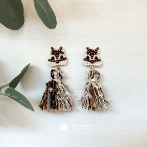 専用★ビーズ刺繍ピアス　ハンドメイドピアス　動物モチーフ　アニマルピアス YONABEYA▶︎ビーズ刺繍アクセサリー | animaux▶︎ベビーコアラ