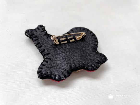 《受注生産》ビーズ刺繍・郷土玩具シリーズ・鯨車ブローチ 4枚目の画像