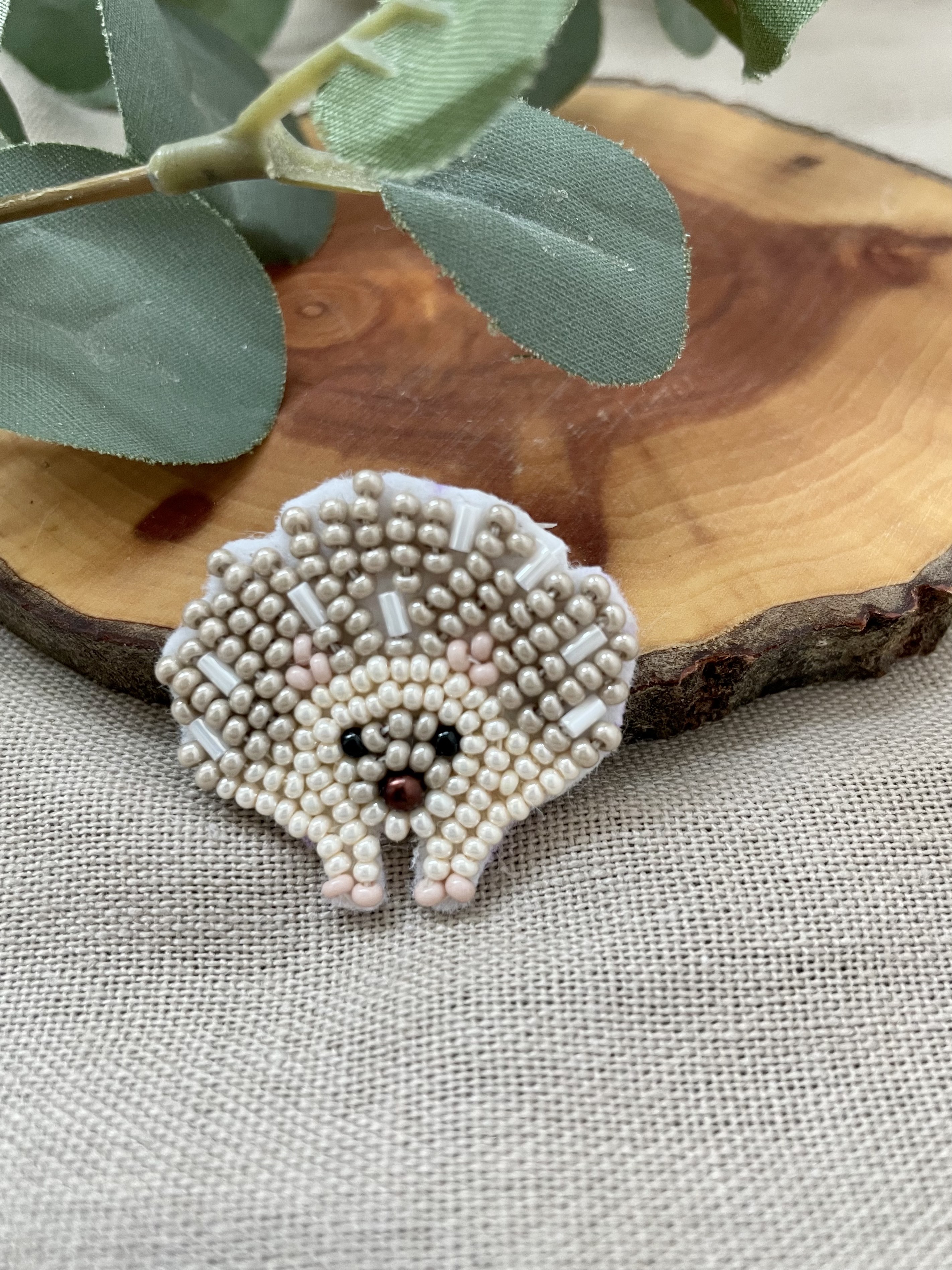 Chicchi 森で暮らす動物たちの12か月 刺繍キット「フカフカの秋