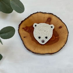 《受注生産》ビーズ刺繍・動物ブローチ・白くま・シロクマ 1枚目の画像