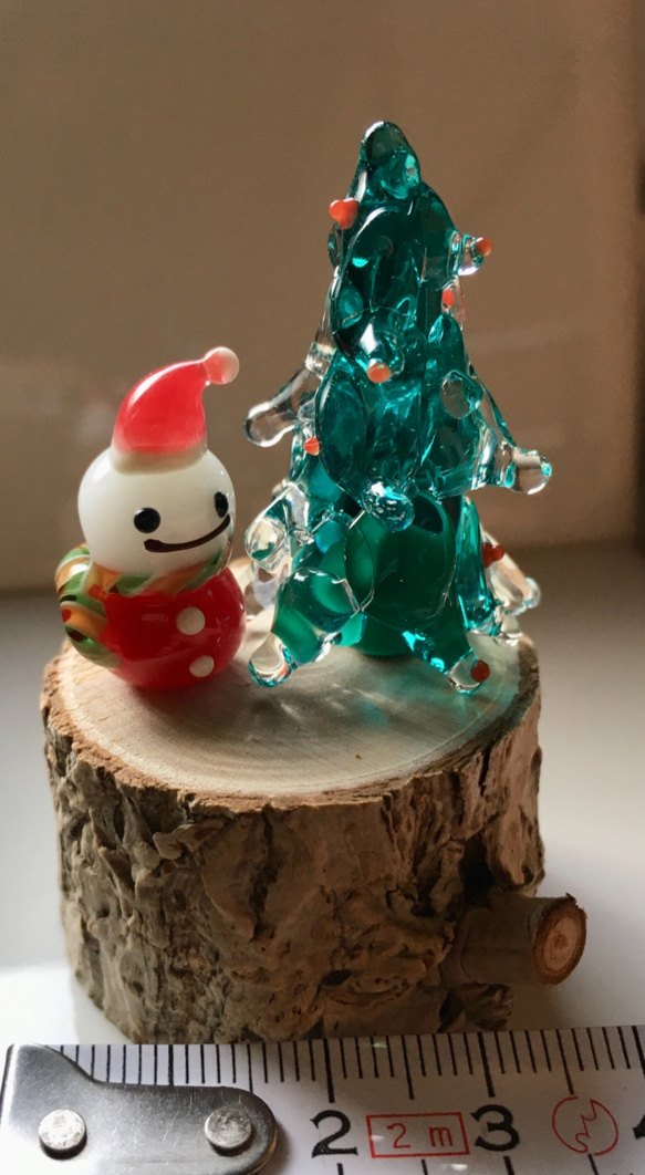 ガラスの雪だるまツリー　on木株♪ 3枚目の画像