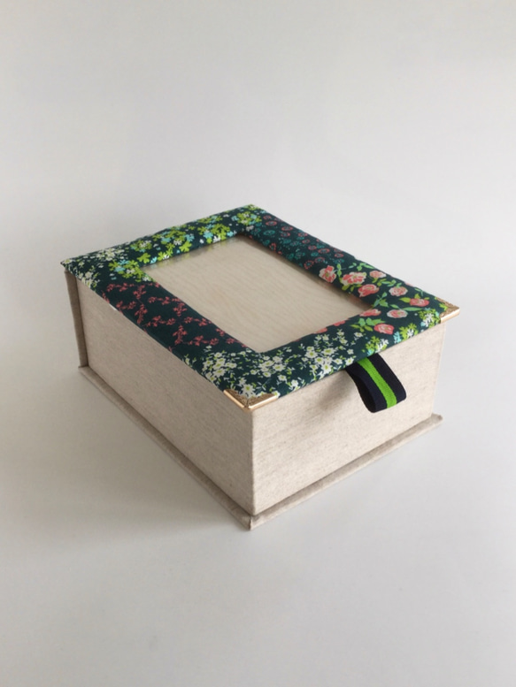 フォトフレームボックス小花柄 カードスタンド付［カルトナージュ