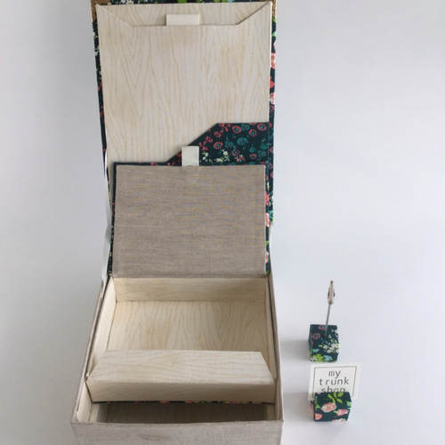 フォトフレームボックス小花柄 カードスタンド付［カルトナージュ