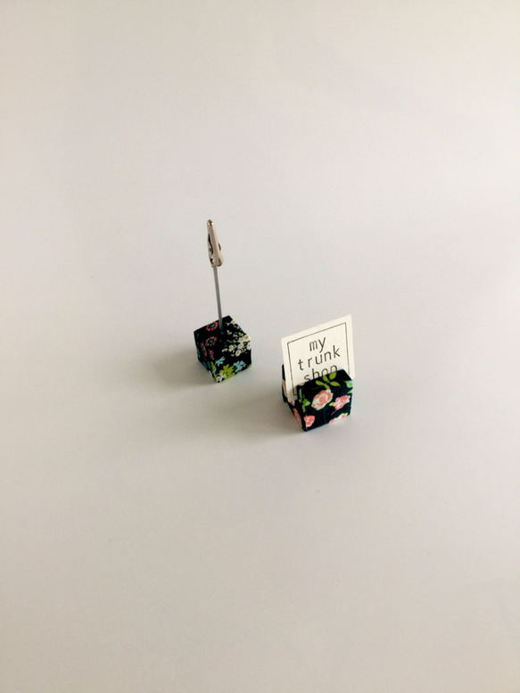 フォトフレームボックス小花柄　カードスタンド付［カルトナージュ］ 7枚目の画像