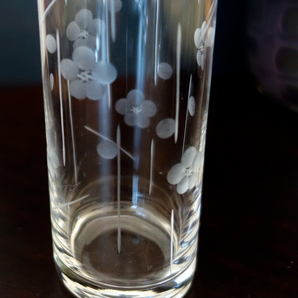 切子グラス　梅柄　カクテルグラス 2枚目の画像