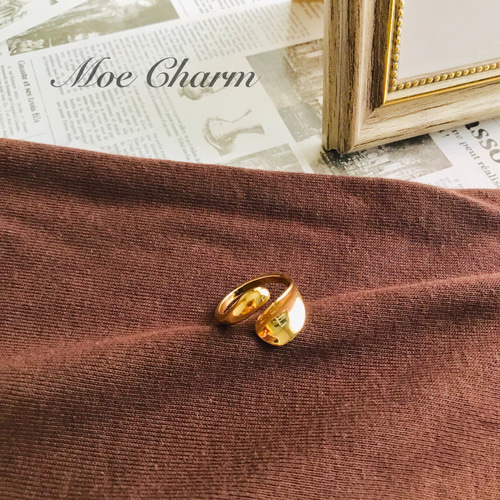 再販】ゴールドデザインリング／指輪／個性的／フリーサイズ／おおぶり