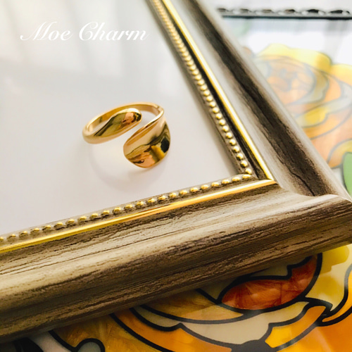 再販】ゴールドデザインリング／指輪／個性的／フリーサイズ／おおぶり