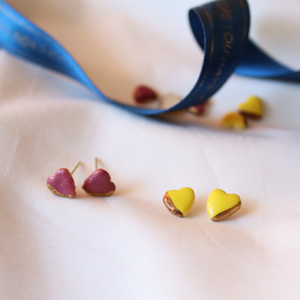 【信楽焼】ハートのチョコレート　陶器　伝統工芸　ピアス　イヤリング　スタッド　黄色　ピンク　パステル