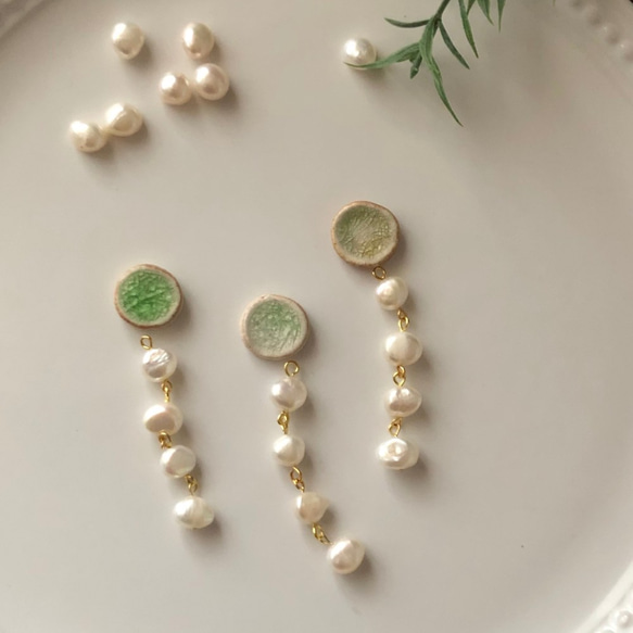 春季新色[Shigaraki ware]散發珍珠圓陶傳統工藝耳環耳環珍珠珍珠Midori 第3張的照片