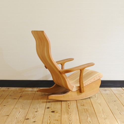 無垢材◇紀州スギのロッキングチェア・リリィ 椅子（チェアー