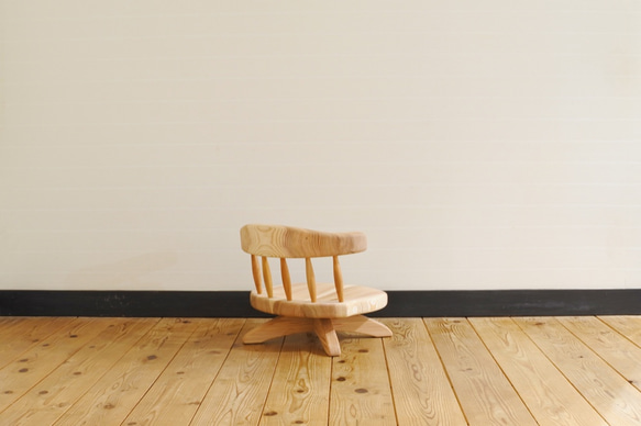 無垢材◆紀州スギの回転コシ座椅子 5枚目の画像