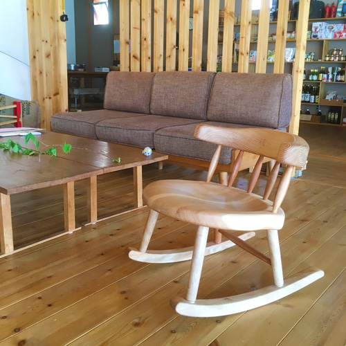 無垢材◇紀州スギのコシロッキングチェア 椅子（チェアー）・スツール