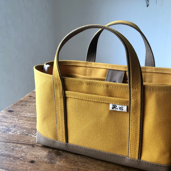 MONOROW 正規品◆LARGEトートバッグ／ETOUPE（グレージュ） S横長スタイル帆布トート〈マスタードベース×グレージュ