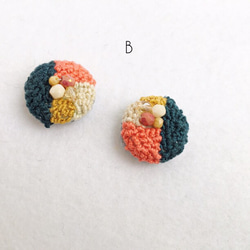 uki1st Anniversary 四角ブロック刺繍ピアス'ohajiki' 3枚目の画像