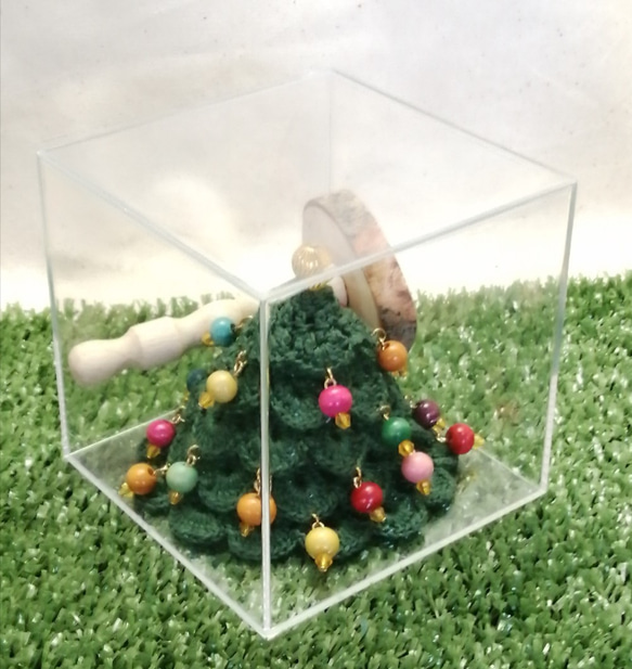レース編みのナチュラルなクリスマスツリー（深緑） 3枚目の画像
