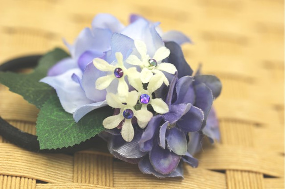 ＊送料値引＊のブルー系天然石のお花ヘアゴム♡ 5枚目の画像