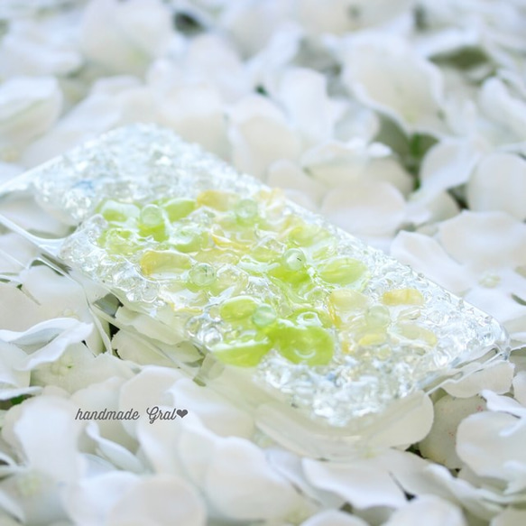 お花と天然石のiPhoneクリアケース④ 1枚目の画像