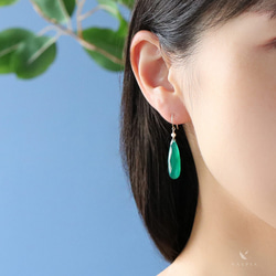 K18 Fresh green綠瑪瑙（長對形）珍珠鉤耳環~ESPOIR NOBLE~ 第2張的照片