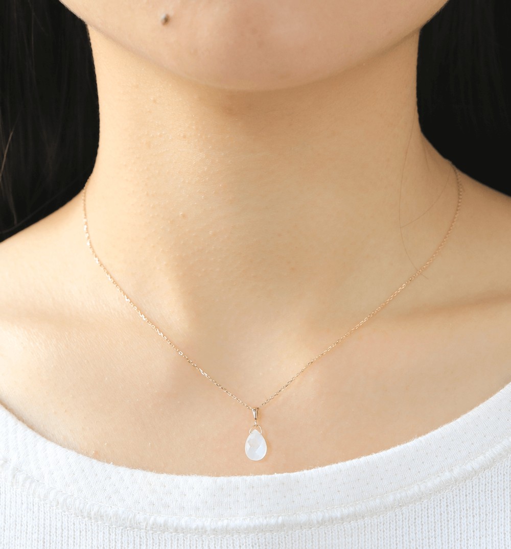 6月誕生石 K10 ムーンストーン(平ドロップ) ネックレスチャーム ~BOURGEON~（チェーンのセット購入できます