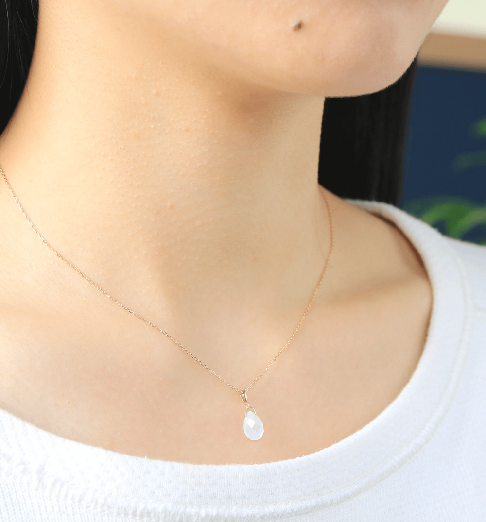 6月誕生石 K10 ムーンストーン(平ドロップ) ネックレスチャーム ~BOURGEON~（チェーンのセット購入できます