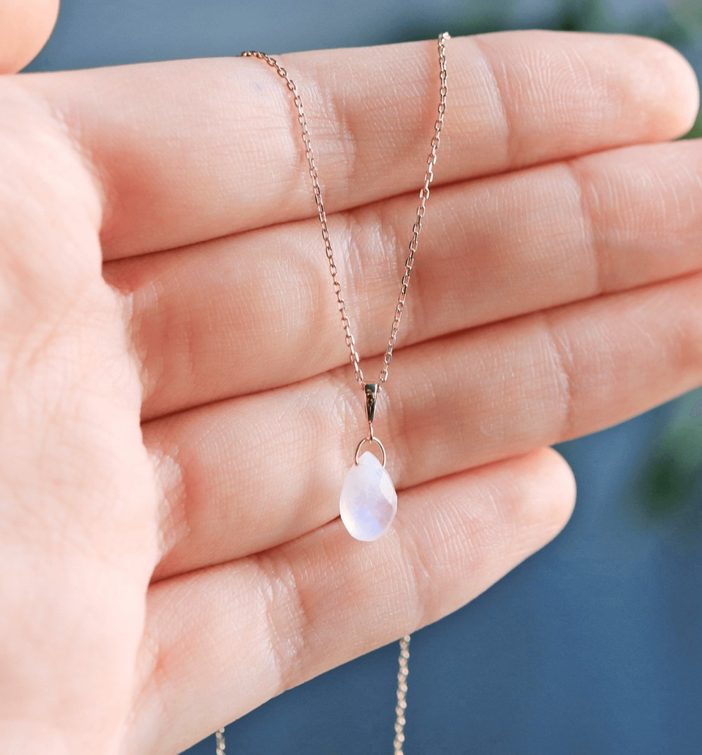 6月誕生石 K10 ムーンストーン(平ドロップ) ネックレスチャーム ~BOURGEON~（チェーンのセット購入できます