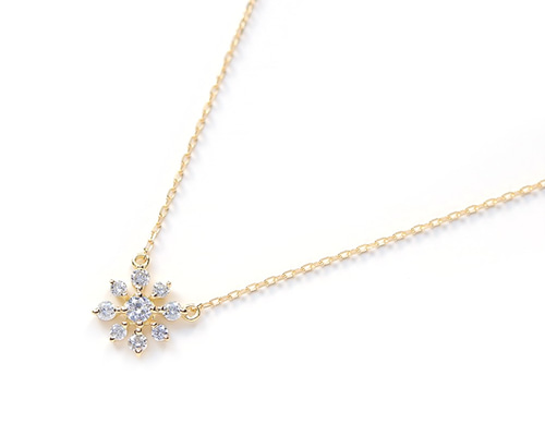 雪の結晶モチーフ9つのダイヤモンド K18ネックレス~Diamond collection 